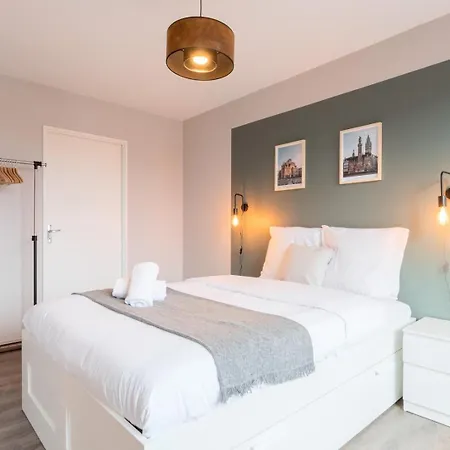 Apartment Balcony + Parking! Lille