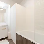 Balcony + Parking! Appartamento
